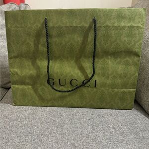 Gucci shopping gift bag